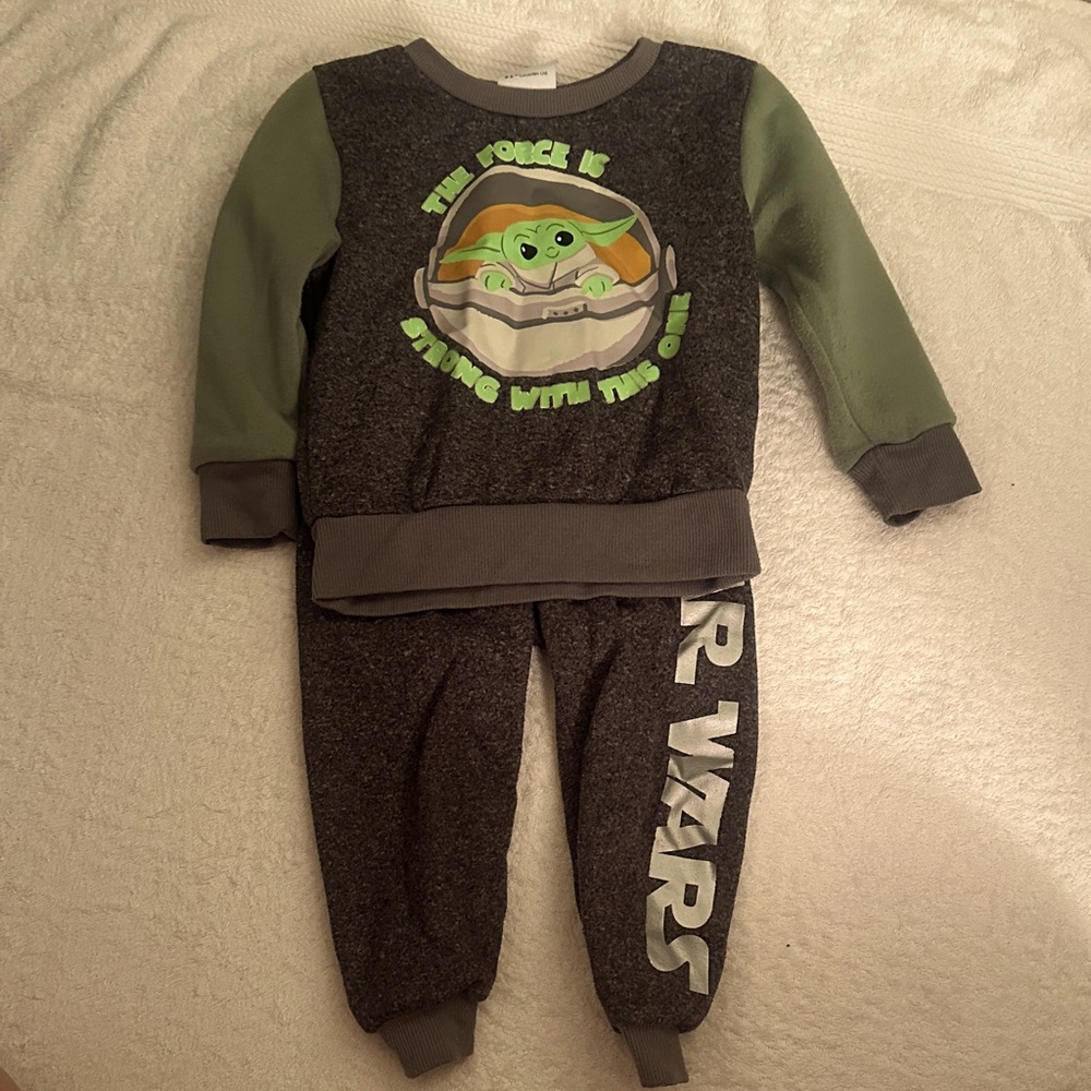 Star Wars Green and Gray Baby Yoda Outfit - 2T